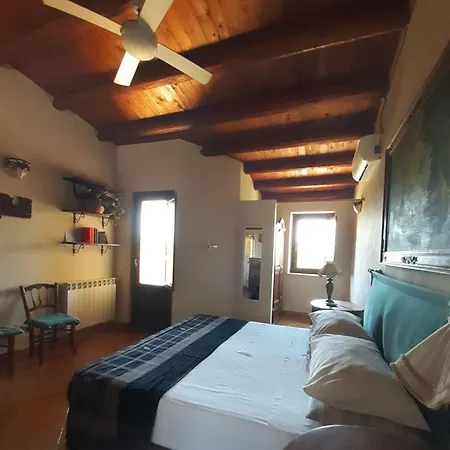 La Casetta Degli Aranci Couette-café 2*